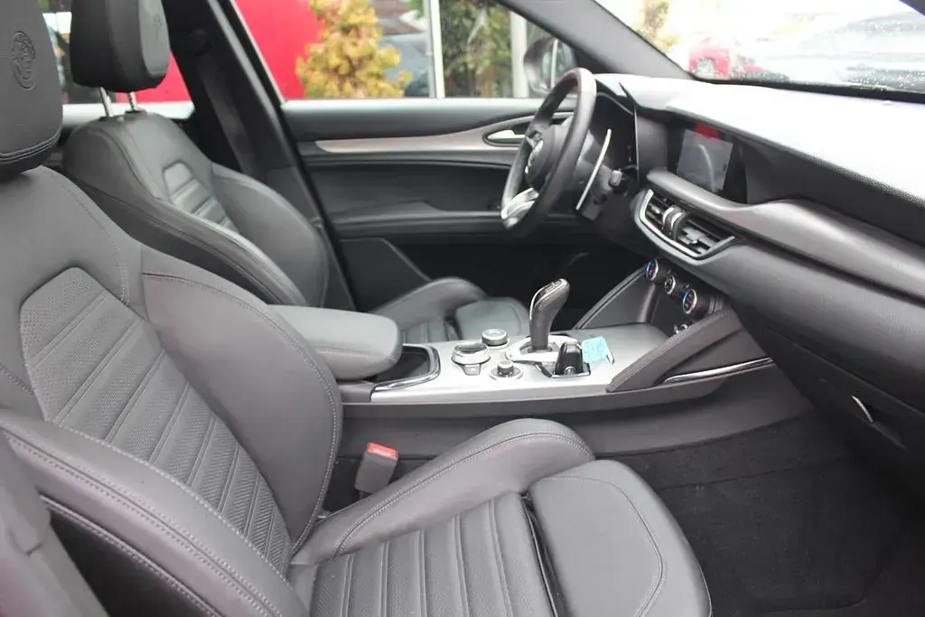Gebraucht Alfa Romeo Stelvio Veloce 209 PS (153 kW) 2023 Rot SUV