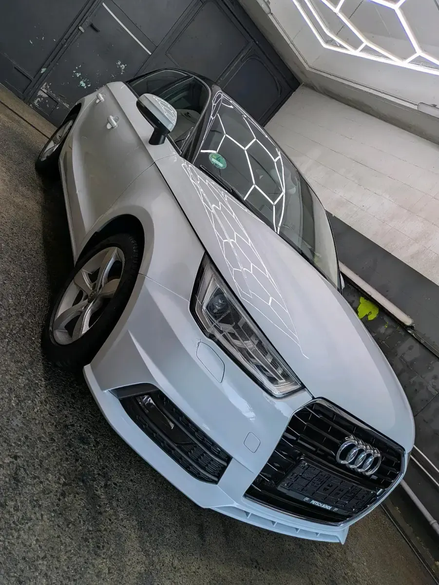 Gebraucht Audi A1 90 PS (66 kW) 2015 Weiß Kleinwagen