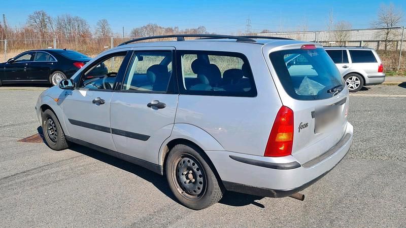 Second-hand Ford Focus 101 CP (74 kW) 2004 Argintiu Break