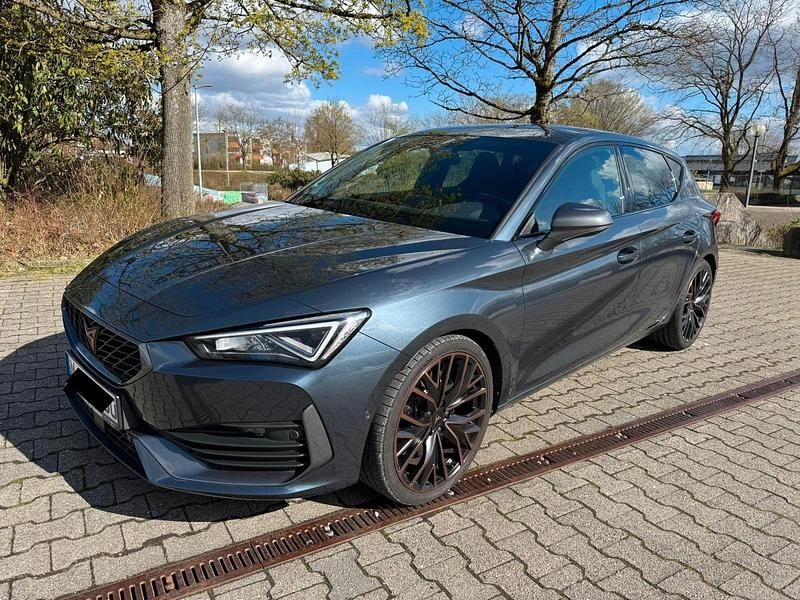 Gebraucht Cupra Leon VZ 245 PS (180 kW) 2024 Grau Limousine