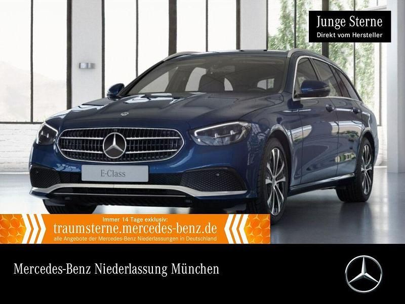 Blau Gebraucht 2022 Mercedes E300 Limousine | 37.990 € (Fairer Preis) - Bild 1/3