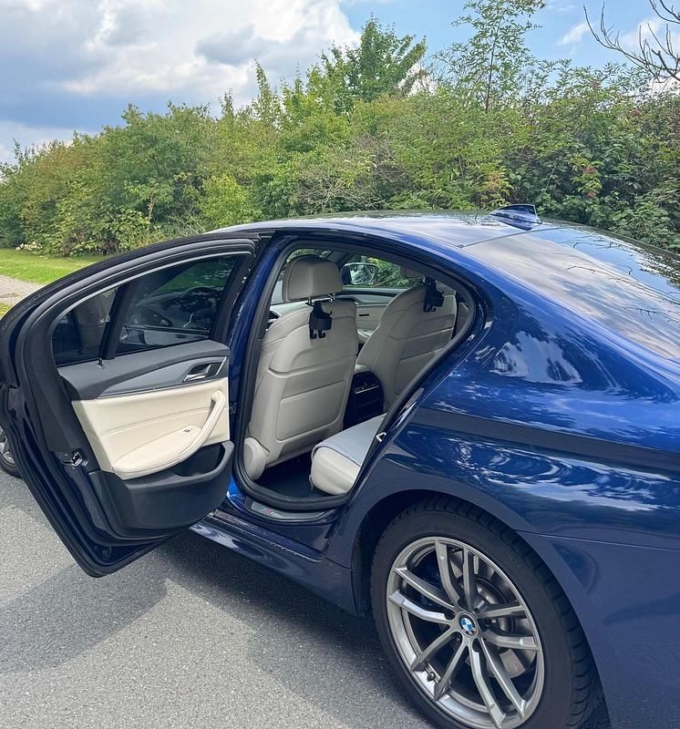 Używany BMW 530e iPerformance 252 KM (185 kW) 2019 Niebieski Sedan/Limuzyna