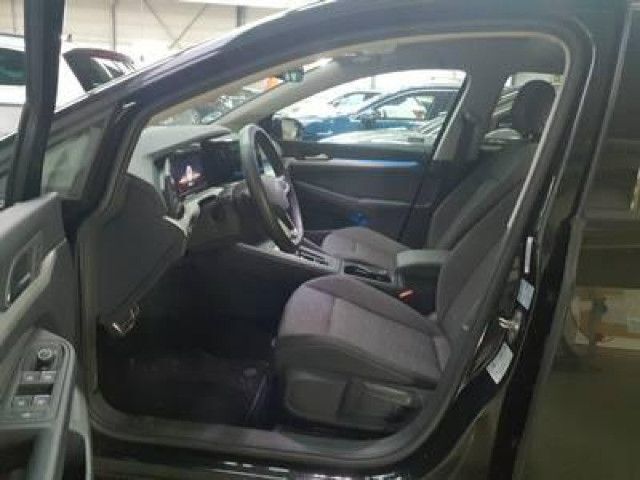 Gebraucht VW Golf VIII Move 150 PS (110 kW) 2024 Grenadillschwarz metallic (metallic) Limousine