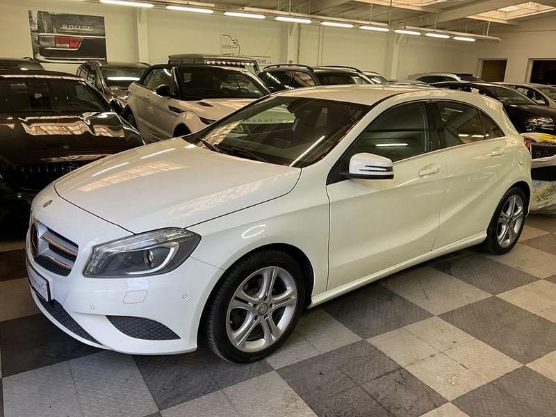 Weiß Gebraucht 2014 Mercedes A180 Urban Limousine | 11.750 € (Guter Preis) - Bild 1/4
