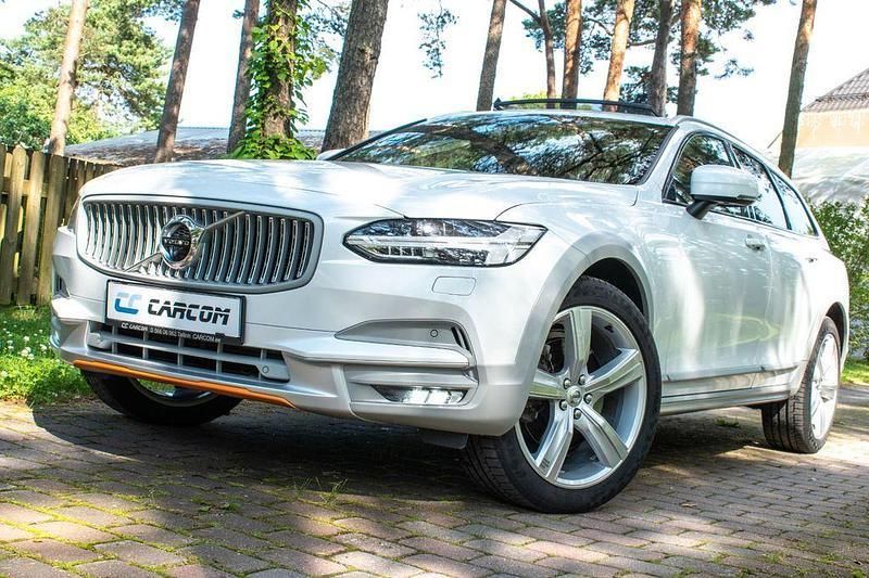 Weiß Gebraucht 2018 Volvo V90 CC Ocean Race Kombi | 39.990 € (Guter Preis) - Bild 1/4