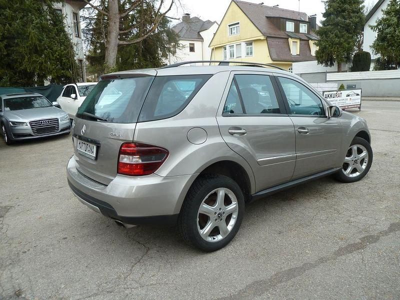 Gebraucht Mercedes ML280 190 PS (139 kW) 2007 Silber SUV