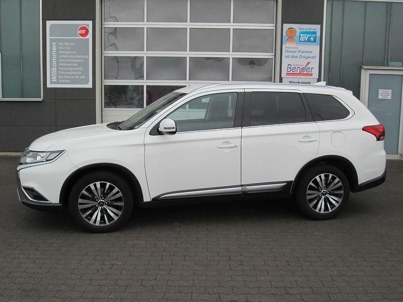 Gebraucht Mitsubishi Outlander Active 150 PS (110 kW) 2020 Weiß SUV