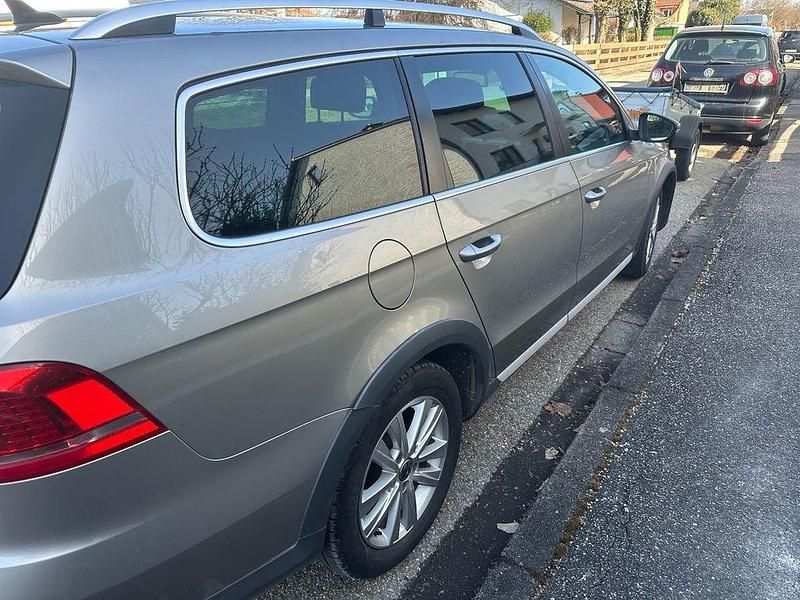 Gebraucht VW Passat Alltrack Basis 177 PS (130 kW) 2014 Silber Kombi
