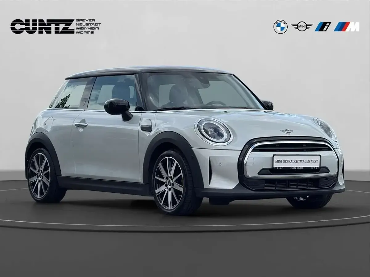 Gebraucht Mini Cooper 136 PS (100 kW) 2022 Weiß Kleinwagen