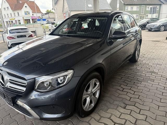 Tenoritgrau Gebraucht 2016 Mercedes GLC220 Edition SUV | 23.500 € (Fairer Preis) - Bild 1/4