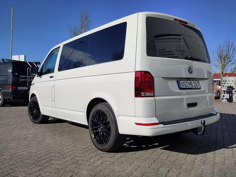 Gebraucht VW Multivan 150 PS (110 kW) 2021 Weiß Van