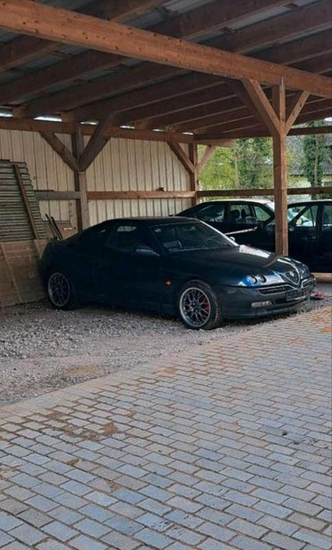 Schwarz Gebraucht 1997 Alfa Romeo GTV Coupé | 1.850 € (Fairer Preis) - Bild 1/4