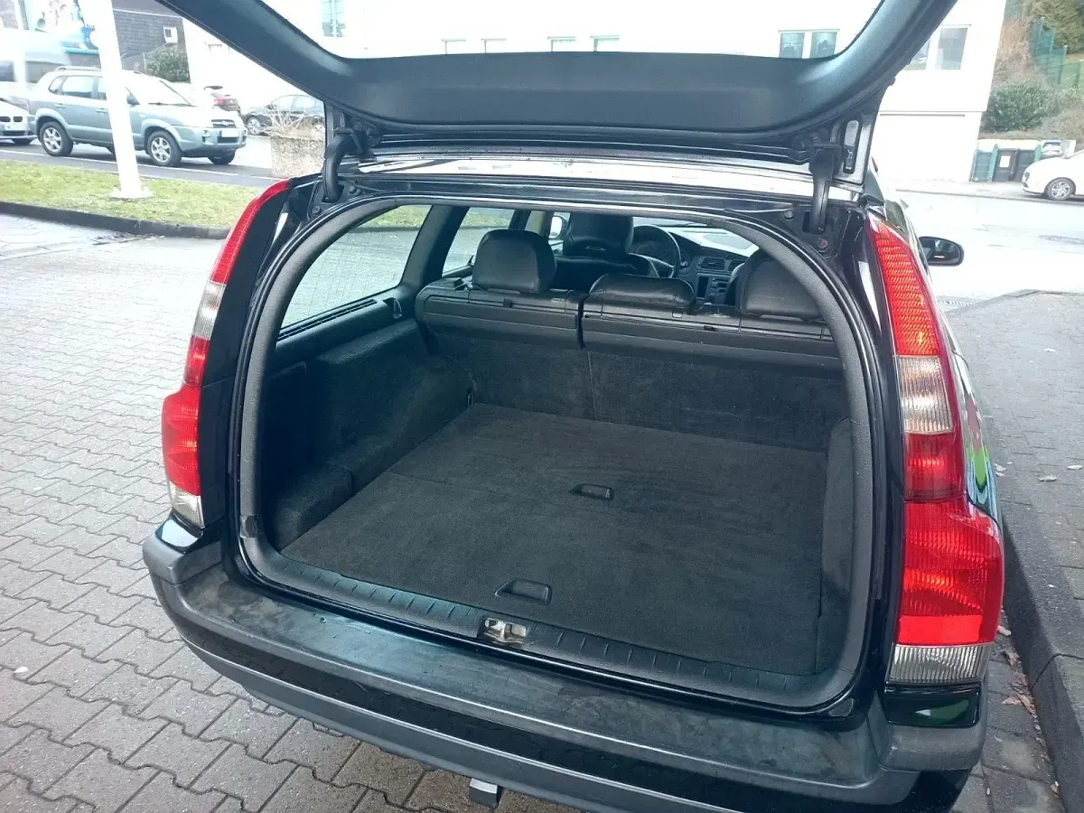Używany Volvo V70 140 KM (102 kW) 2001 Czarny Kombi