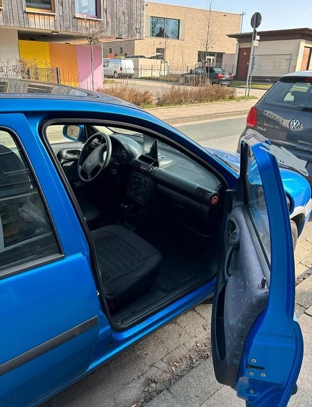 Gebraucht Opel Corsa 60 PS (44 kW) 1997 Blau Kleinwagen