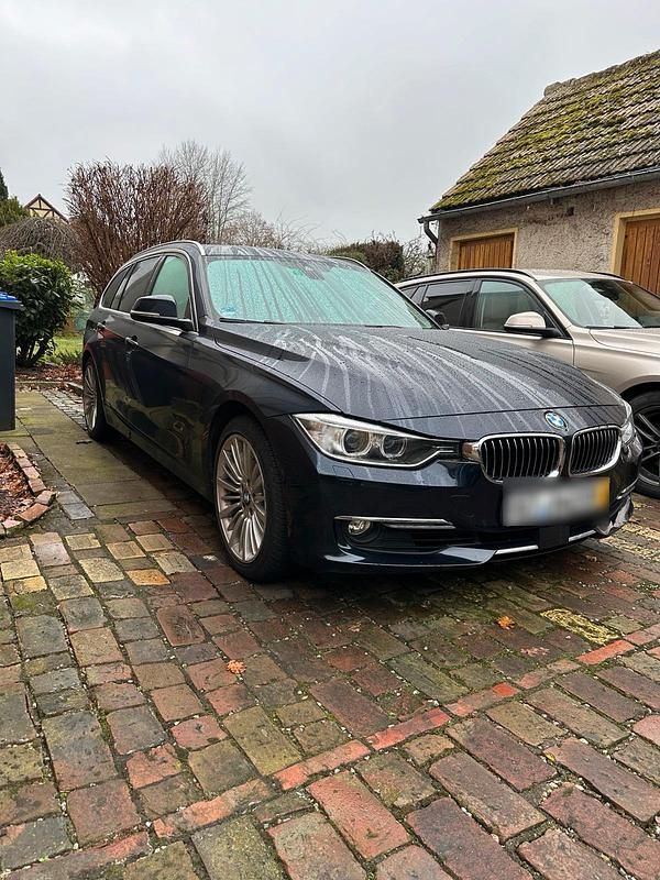 Gebraucht BMW 330 258 PS (189 kW) 2013 Blau Kombi
