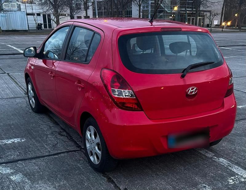Gebraucht Hyundai i20 101 PS (74 kW) 2009 Rot Kleinwagen