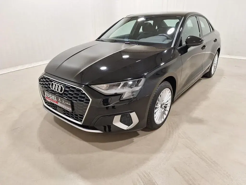 Używany Audi A3 Advanced 110 KM (80 kW) 2021 Czarny Sedan/Limuzyna