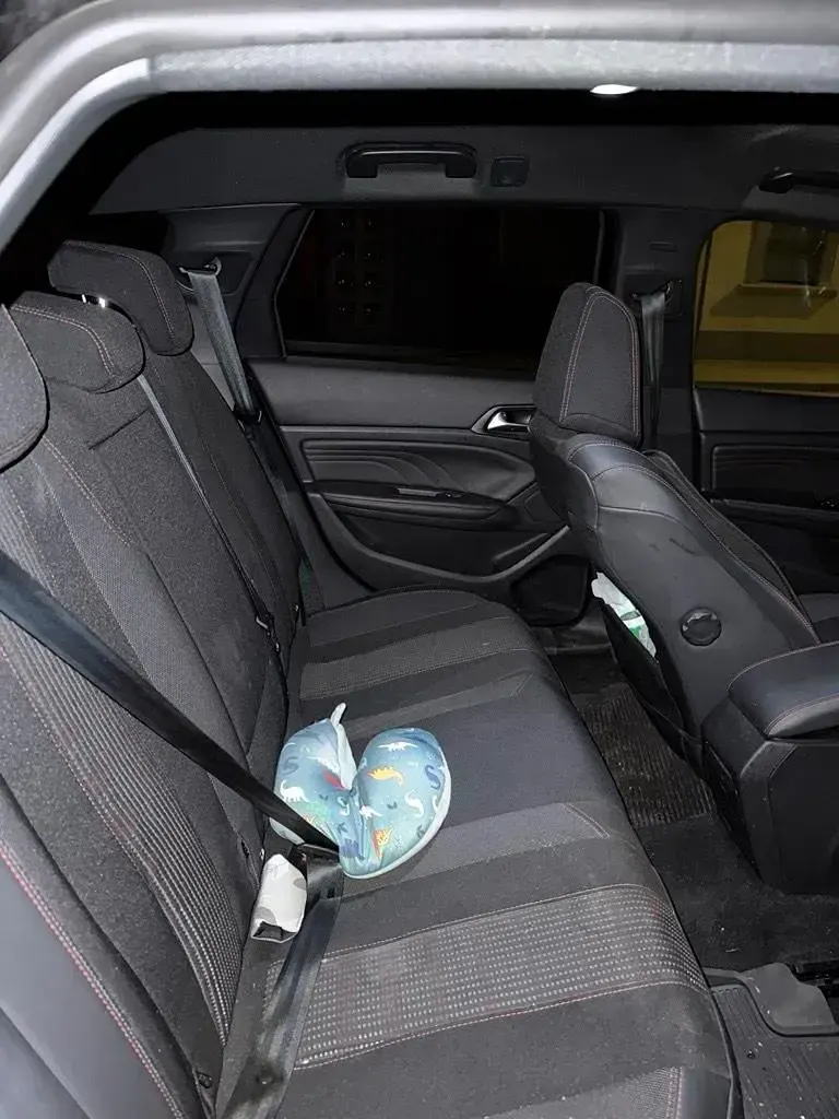 Gebraucht Peugeot 308 120 PS (88 kW) 2016 Schwarz Kombi