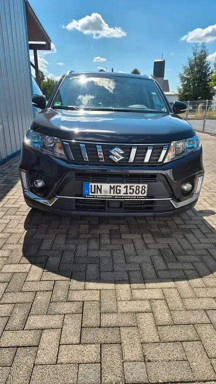 Gebraucht Suzuki Vitara Comfort+ 140 PS (102 kW) 2019 Schwarz SUV
