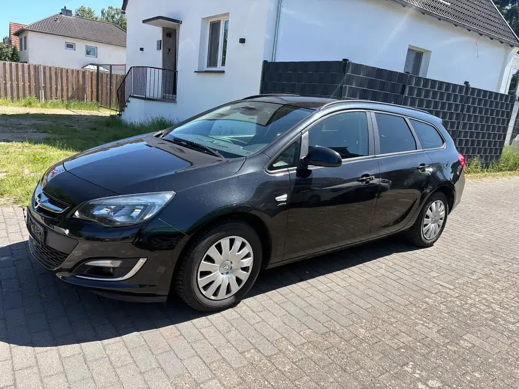 Gebraucht Opel Astra Active 140 PS (102 kW) 2013 Schwarz Kombi