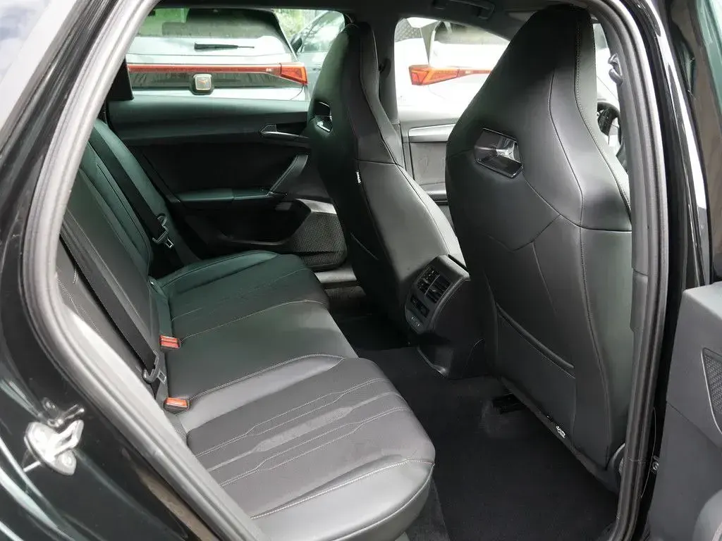 Używany Cupra Leon VZ 245 KM (180 kW) 2020 Czarny Kombi