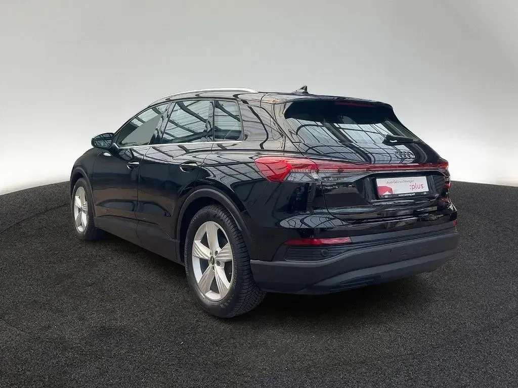 Gebraucht Audi Q4 e-tron Comfort 194 kW (265 PS) 2023 Mythosschwarz metallic SUV