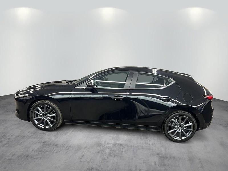Neu Mazda 3 140 PS (102 kW) 2026 Jet black Limousine