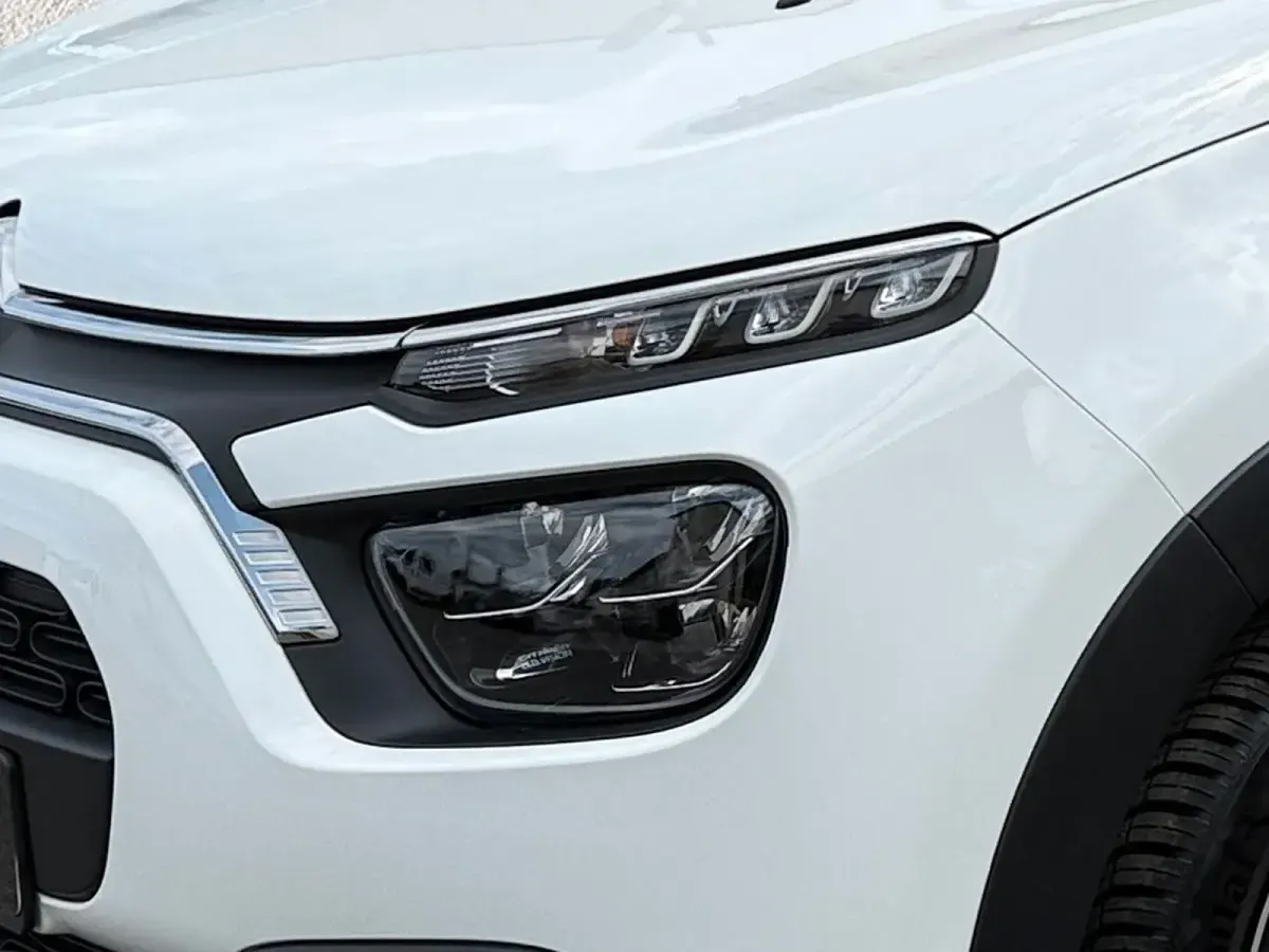 Gebraucht Citroën C3 PureTech 82 PS (60 kW) 2024 Polarweiß Limousine
