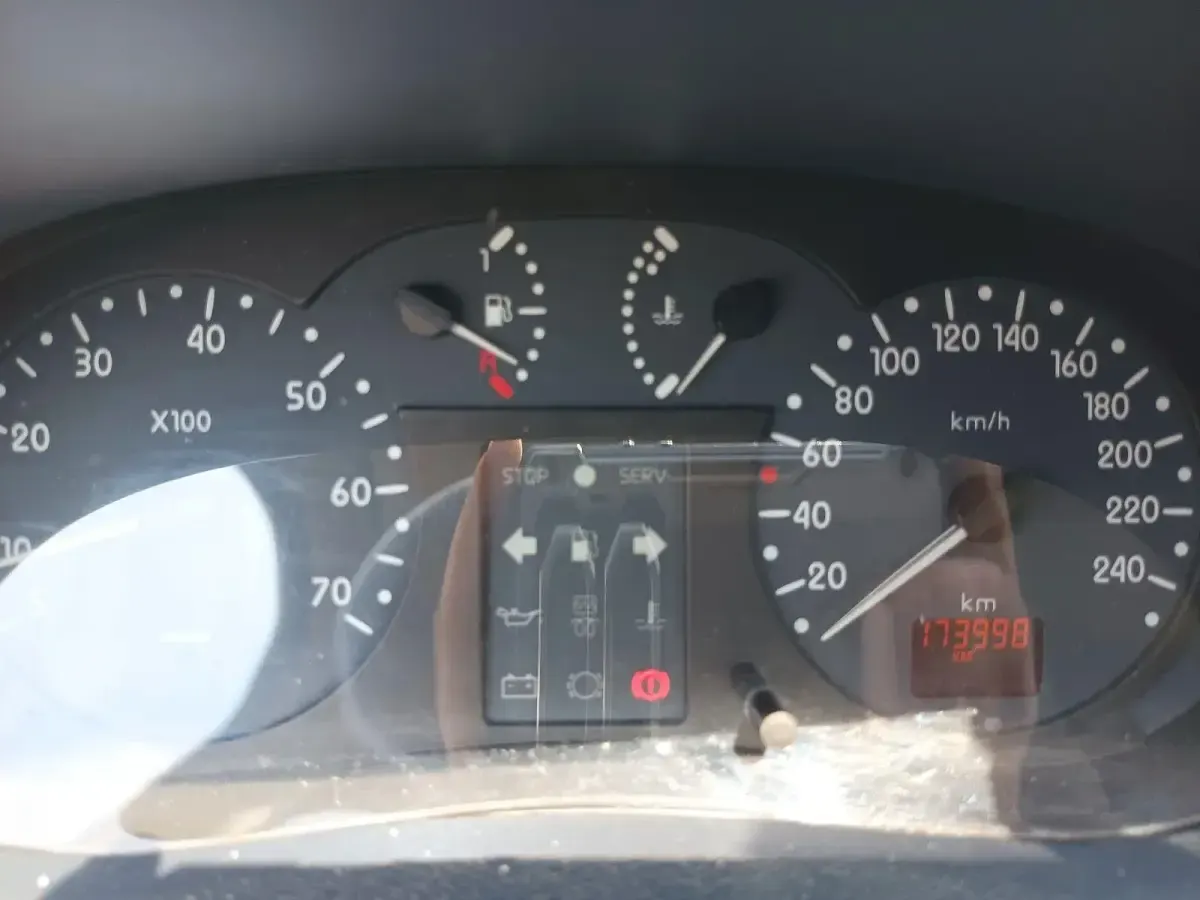 Gebraucht Renault Clio 75 PS (55 kW) 2001 Grau Kleinwagen