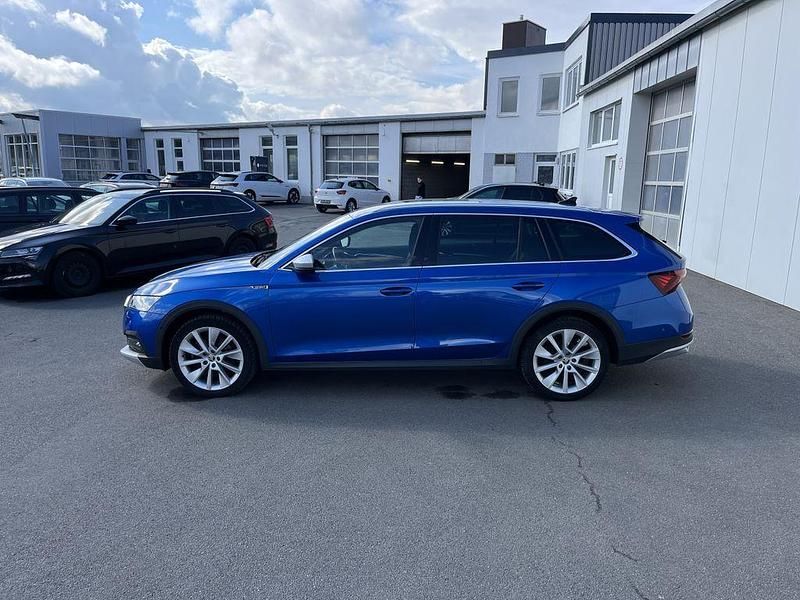 Gebraucht Skoda Octavia 200 PS (147 kW) 2021 Blau Kombi