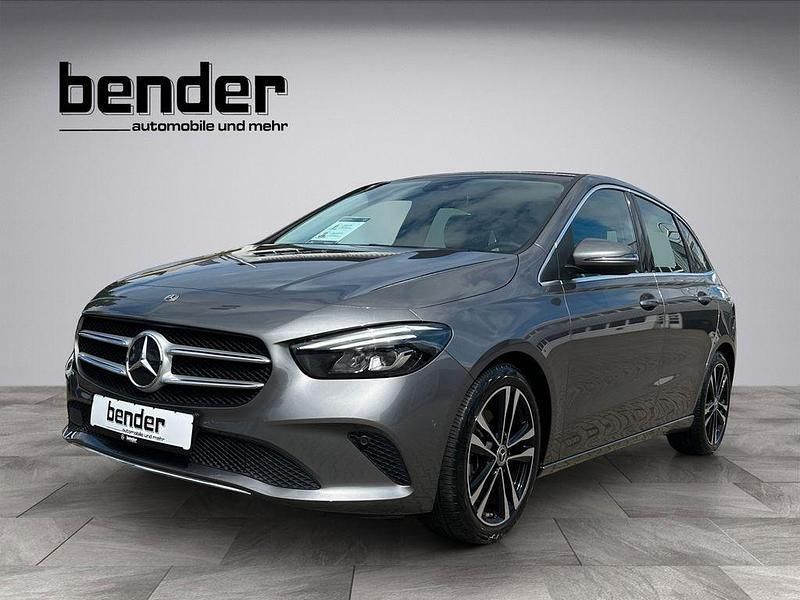 Grau Gebraucht 2020 Mercedes B200 Van / Kleinbus | 23.890 € (Fairer Preis) - Bild 1/4