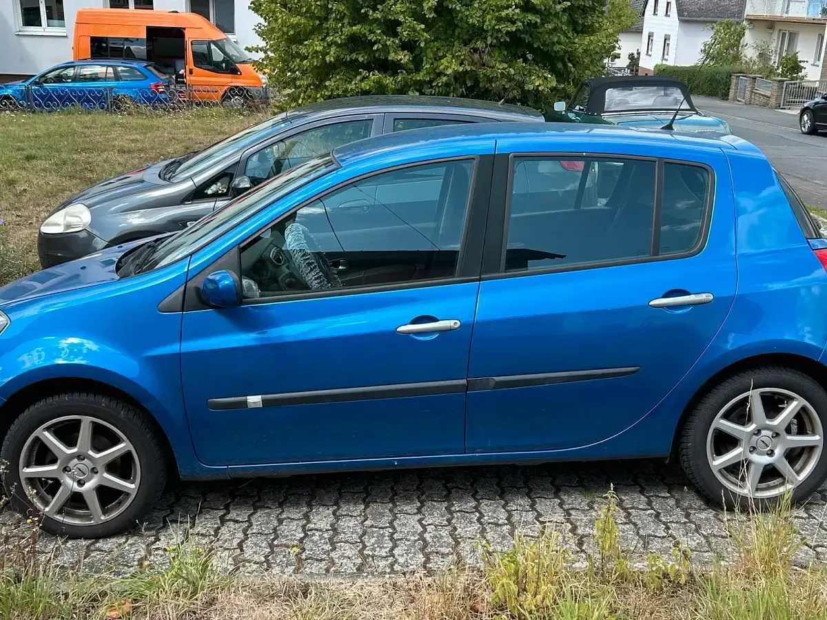 Gebraucht Renault Clio II 82 PS (60 kW) 2006 Blau Limousine