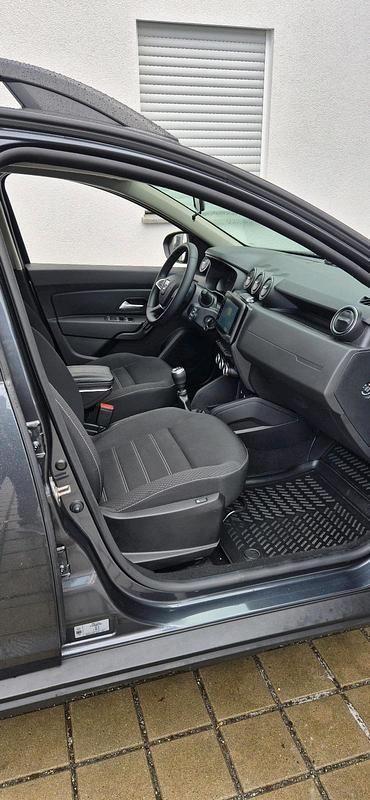 Gebraucht Dacia Duster 101 PS (74 kW) 2023 Grau SUV