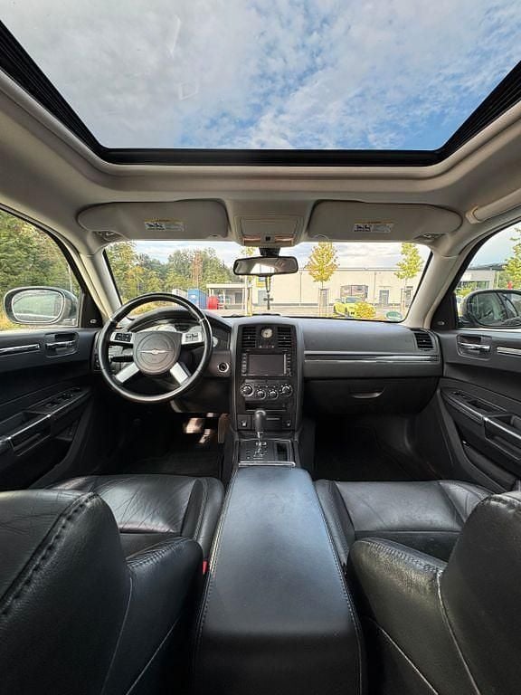 Second-hand Chrysler 300C 218 CP (160 kW) 2009 Negru Berlinǎ