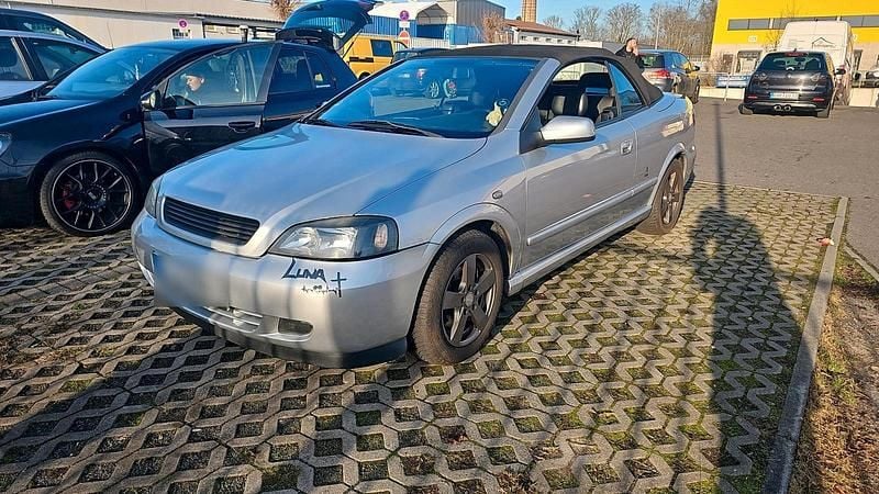 Gebraucht Opel Astra 147 PS (108 kW) 2003 Silber Cabrio