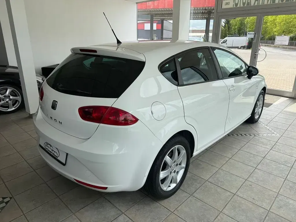 Gebraucht Seat Leon 105 PS (77 kW) 2011 Weiß Kleinwagen