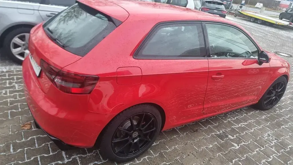 Używany Audi A3 S-Line 125 KM (91 kW) 2016 Czerwony Hatchback