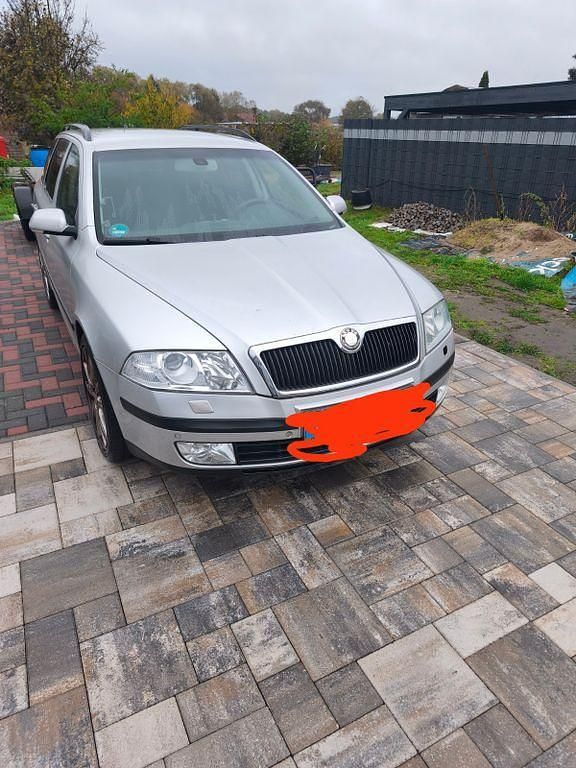 Silber Gebraucht 2005 Skoda Octavia Elegance Kombi | 850 € (Superpreis) - Bild 1/4