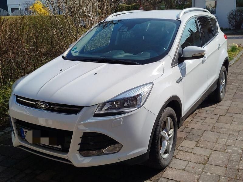 Gebraucht Ford Kuga Titanium 163 PS (119 kW) 2014 Weiß SUV