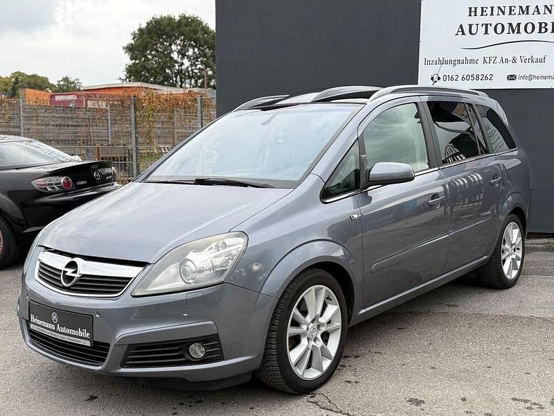 Grau Gebraucht 2005 Opel Zafira Cosmo Van / Kleinbus | 4.000 € (Fairer Preis) - Bild 1/4