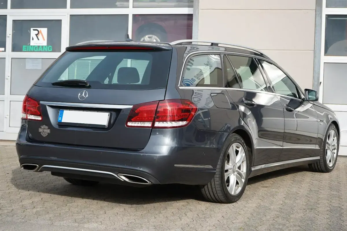 Gebraucht Mercedes E350 Avantgarde 231 PS (169 kW) 2010 Grau Kombi
