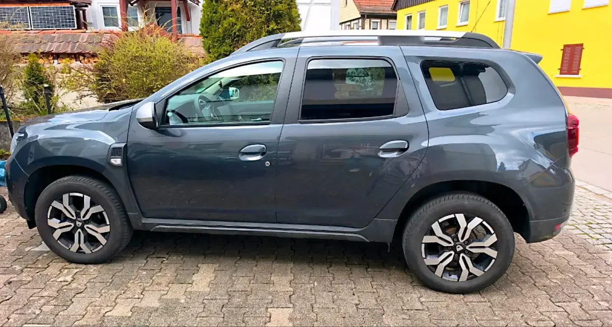 Używany Dacia Duster Prestige 150 KM (110 kW) 2022 Szary SUV
