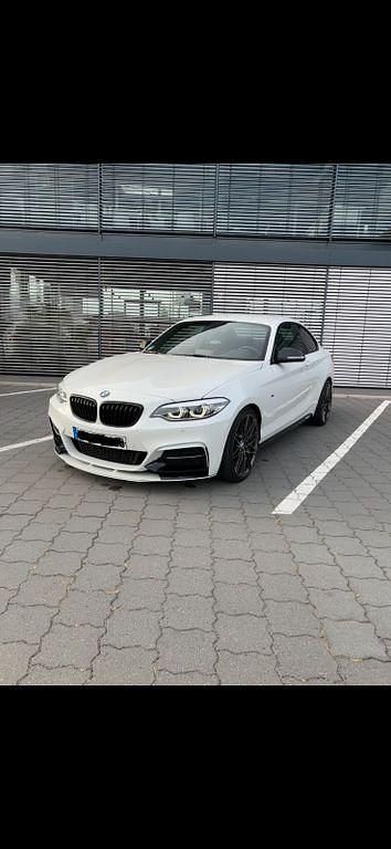 Weiß Gebraucht 2018 BMW M240 M Sport Coupé | 34.500 € (Fairer Preis) - Bild 1/4