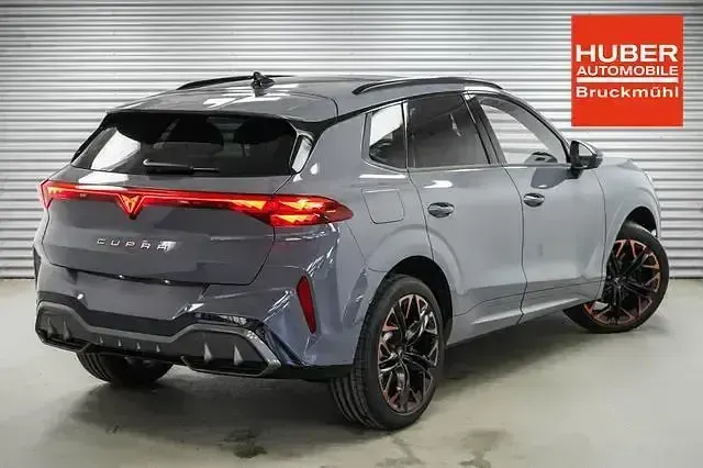 Neu Cupra Terramar VZ 265 PS (194 kW) 2025 Grau SUV