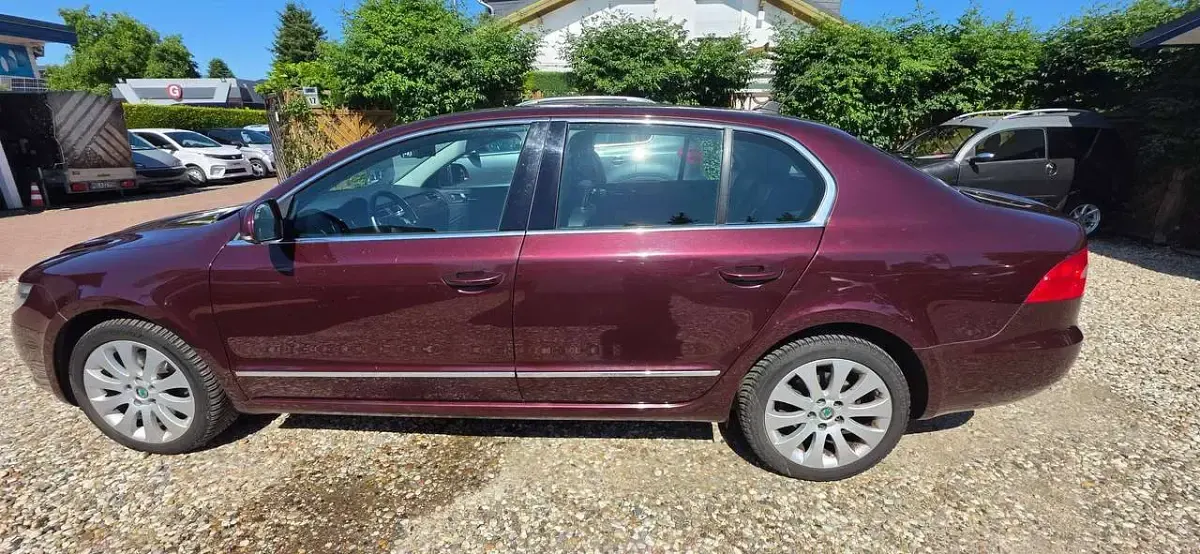 Gebraucht Skoda Superb Comfort 160 PS (117 kW) 2009 Rot Limousine
