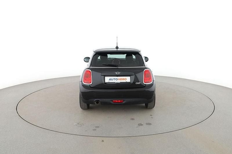 Second-hand Mini ONE 102 CP (75 kW) 2018 Negru Hatchback