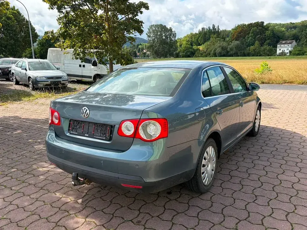 Gebraucht VW Jetta Comfortline 102 PS (75 kW) 2006 Grün Limousine