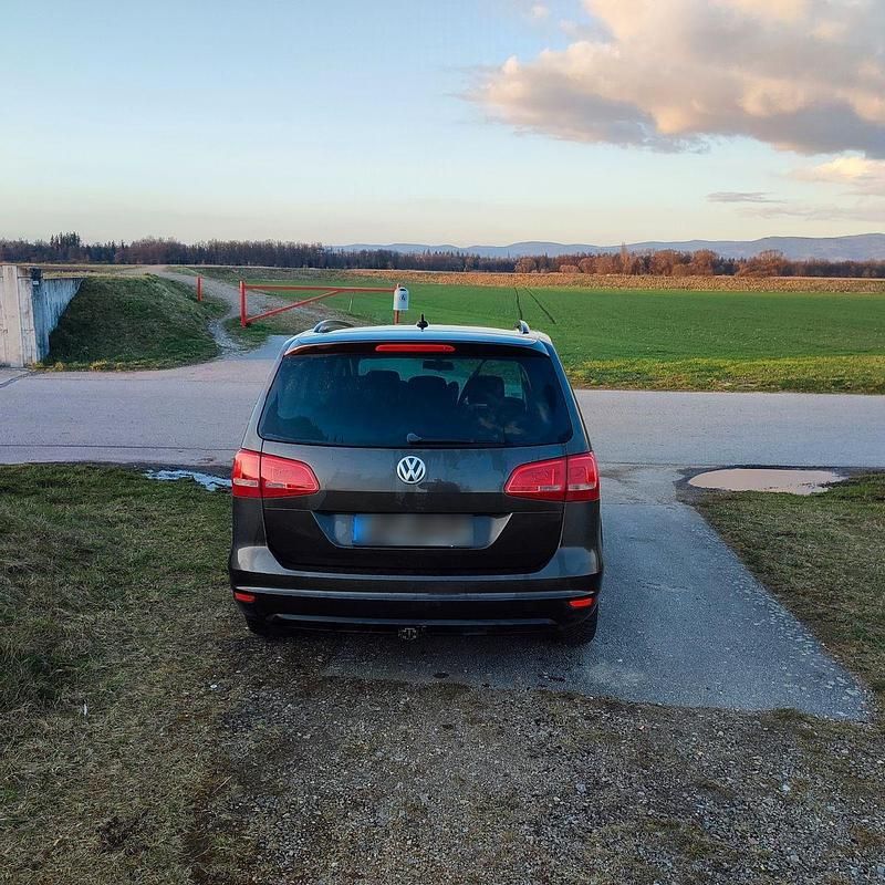 Gebraucht VW Sharan 140 PS (102 kW) 2015 Braun Van / Kleinbus