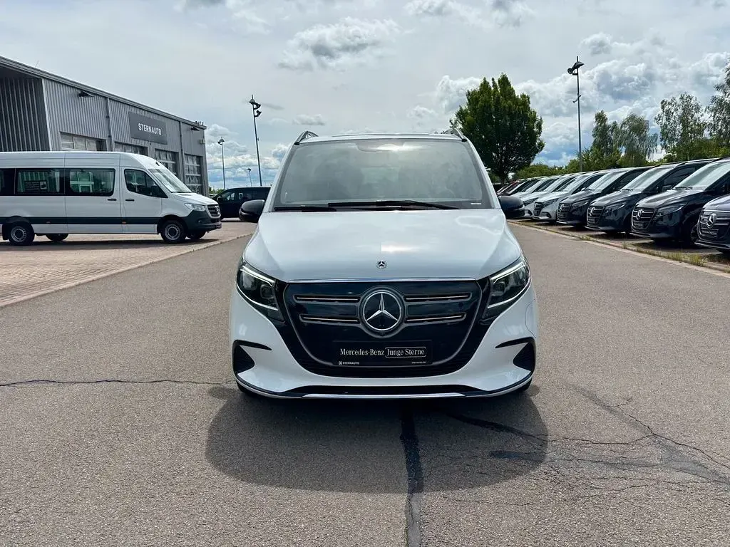 Gebraucht Mercedes EQV300 150 kW (204 PS) 2024 Bergkristallweiß metallic Van / Kleinbus
