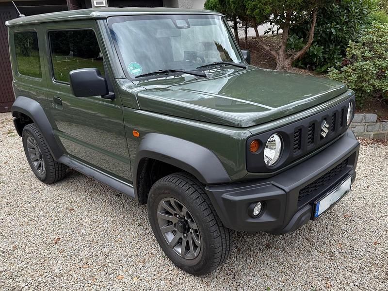 Grün Gebraucht 2019 Suzuki Jimny SUV | 29.800 € (Fairer Preis) - Bild 1/4